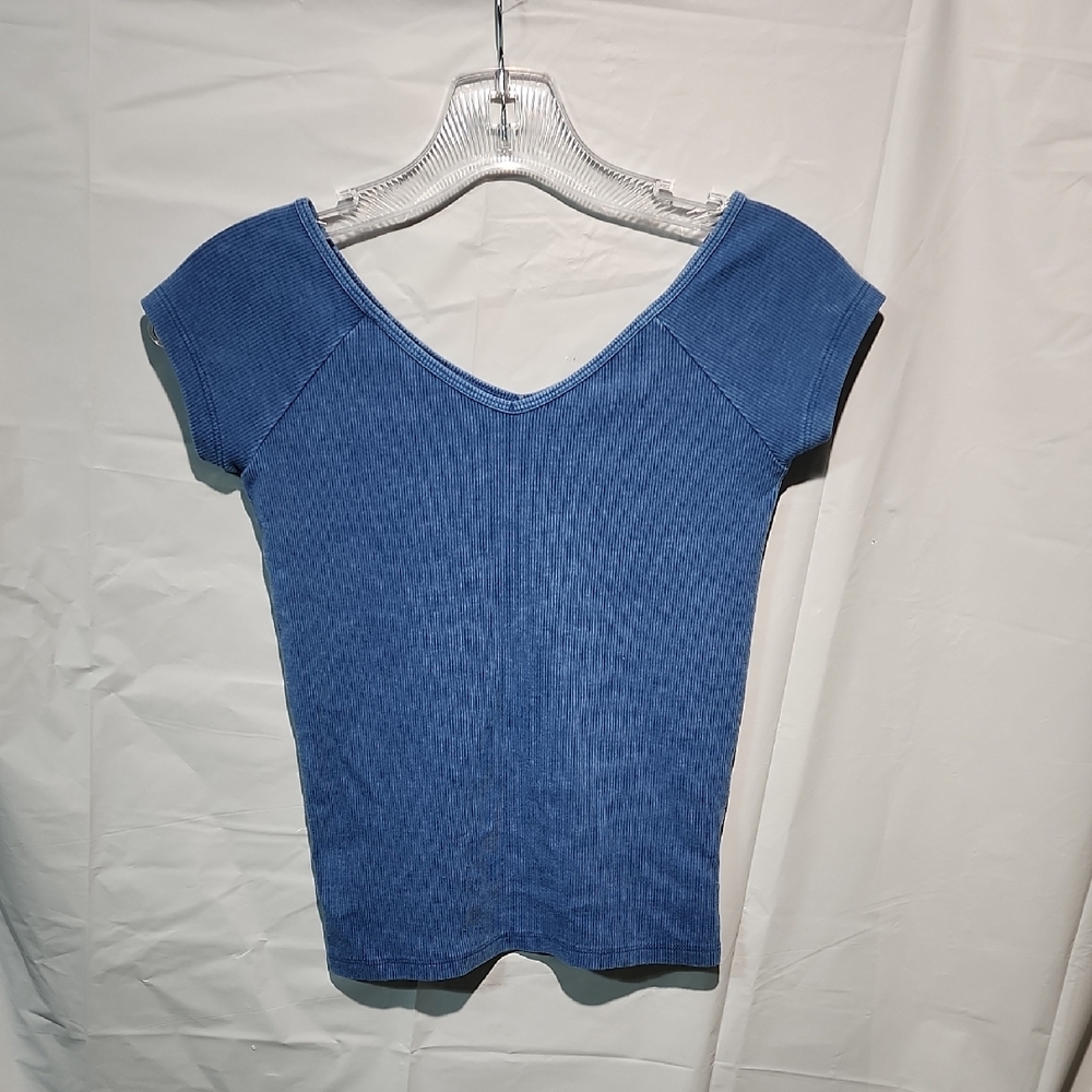 American Eagle Blue Ribbed V-Neck Women’s Top